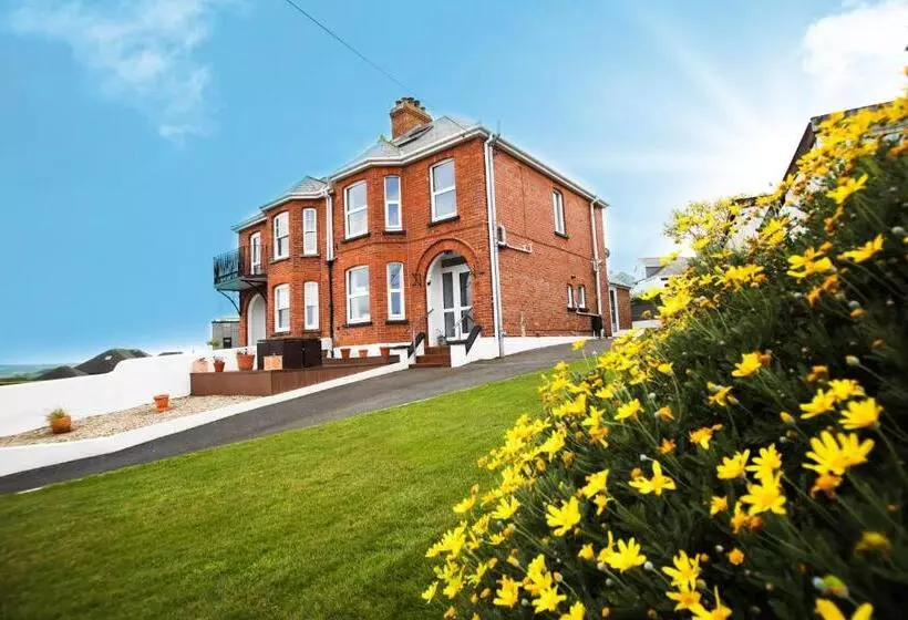 Aamiaismajoitus (B&B) No 10 Treverbyn Road