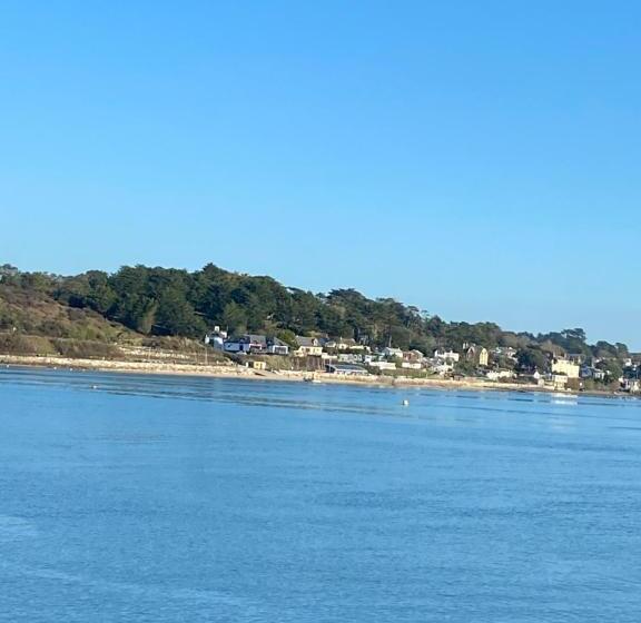 Bed and Breakfast No 10 Treverbyn Road