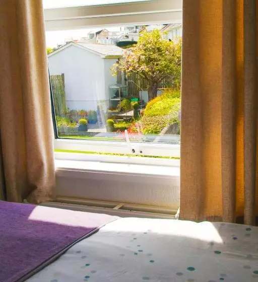Aamiaismajoitus (B&B) No 10 Treverbyn Road