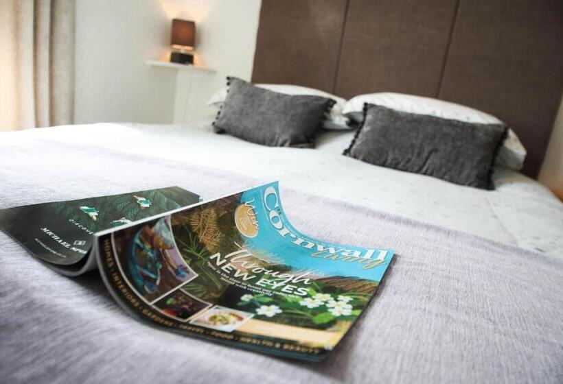 Bed and Breakfast No 10 Treverbyn Road