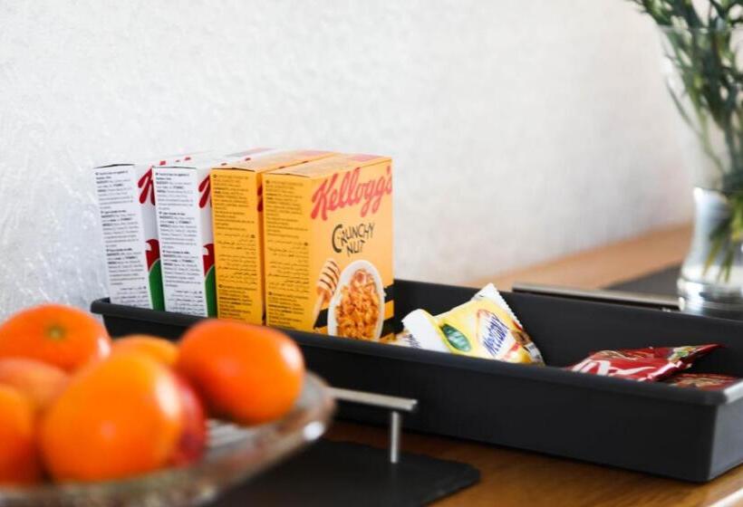 Bed and Breakfast No 10 Treverbyn Road