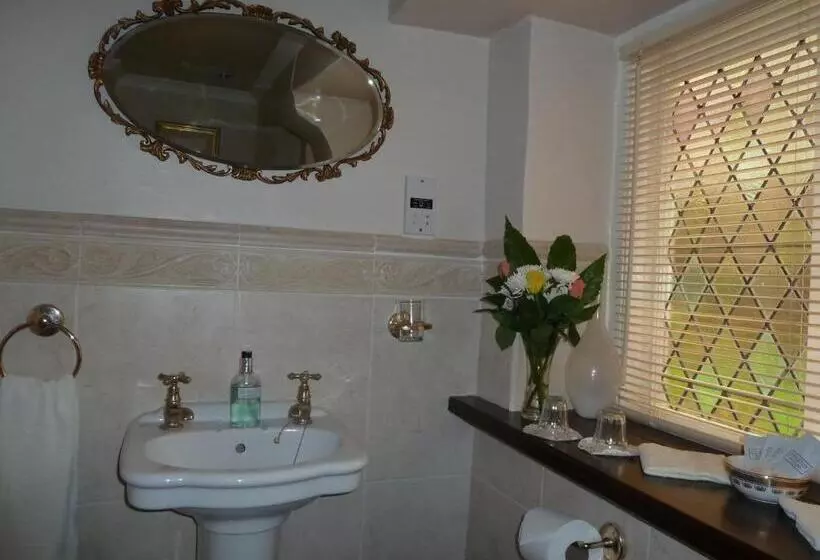 تختخواب و صبحانه Queen Anne House