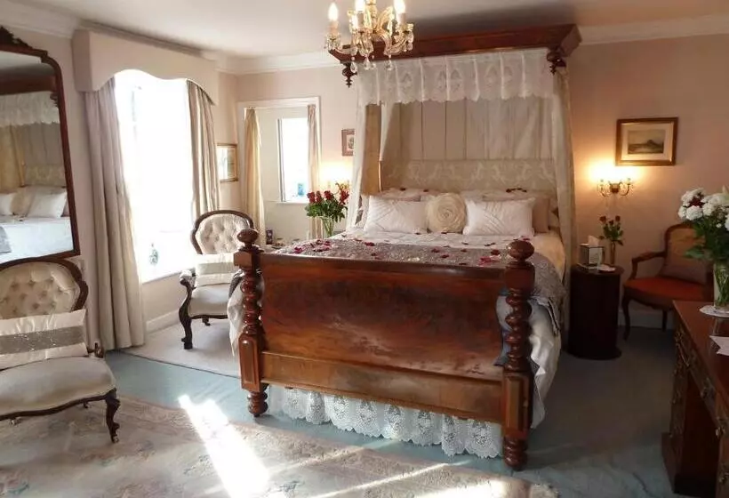 تختخواب و صبحانه Queen Anne House