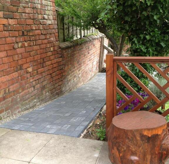 צימר The Breverton