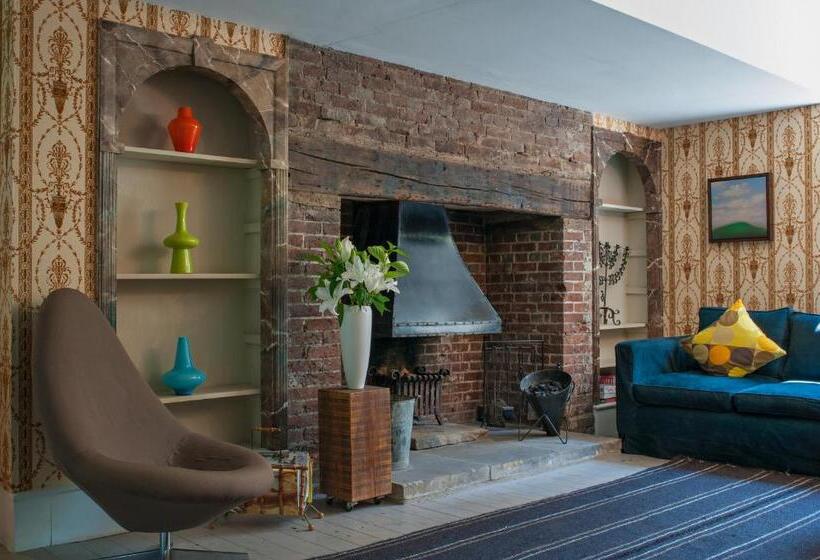 مبيت وإفطار The Old Rectory