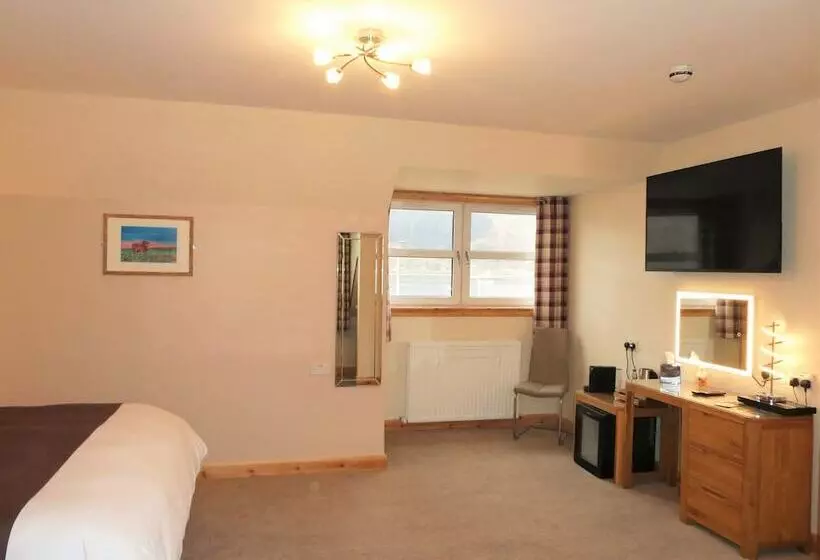 تختخواب و صبحانه The Willows   Room Only Accommodation