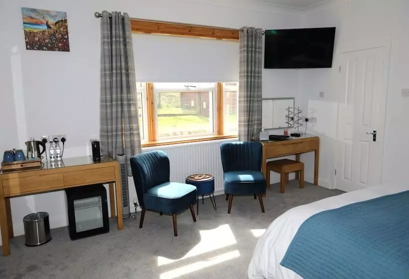 تختخواب و صبحانه The Willows   Room Only Accommodation