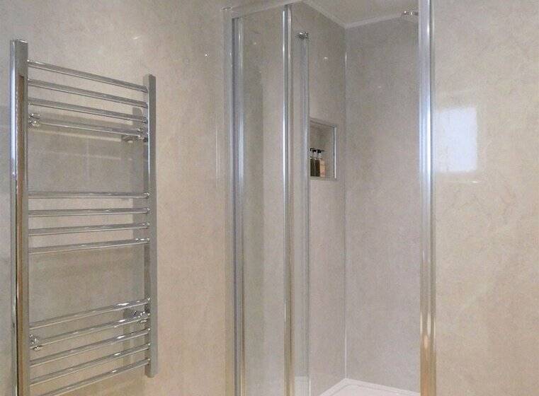 Nocleg ze śniadaniem The Willows   Room Only Accommodation