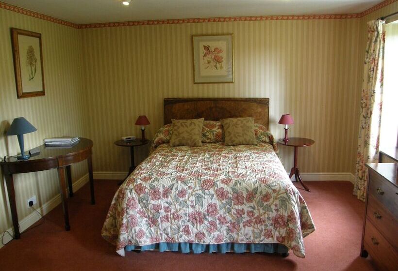 Bed and Breakfast Threeways House