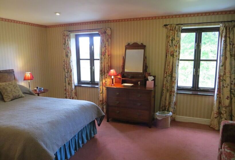 Bed and Breakfast Threeways House