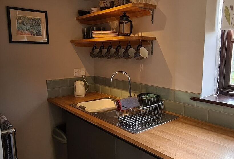 Bed and Breakfast Threeways House