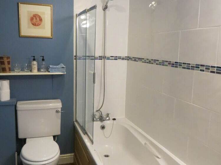 Bed and Breakfast Threeways House