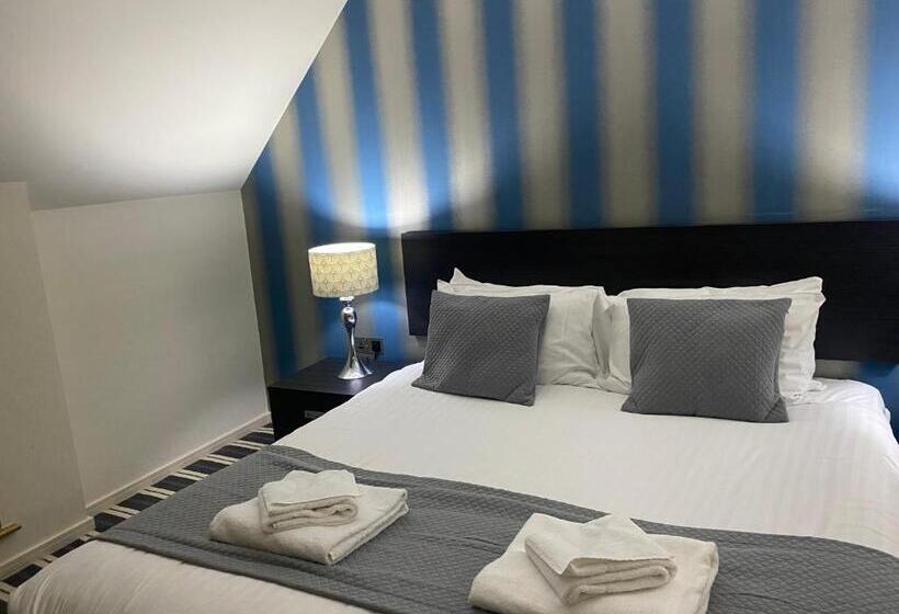 مبيت وإفطار Wharton Park Golf & Country Club