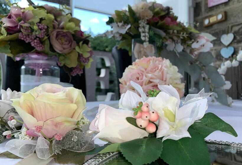 فندق Dimple Well Lodge