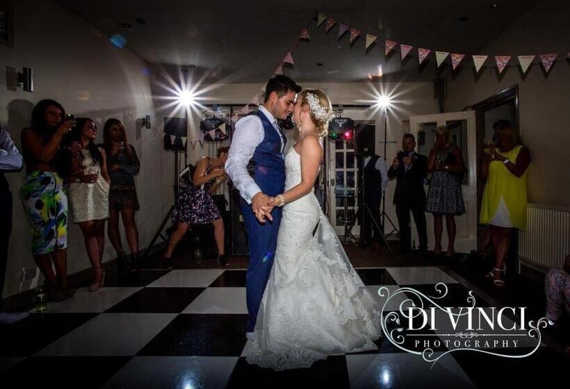 فندق Dimple Well Lodge