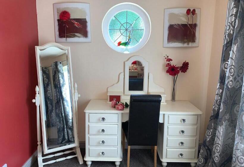 فندق Dimple Well Lodge