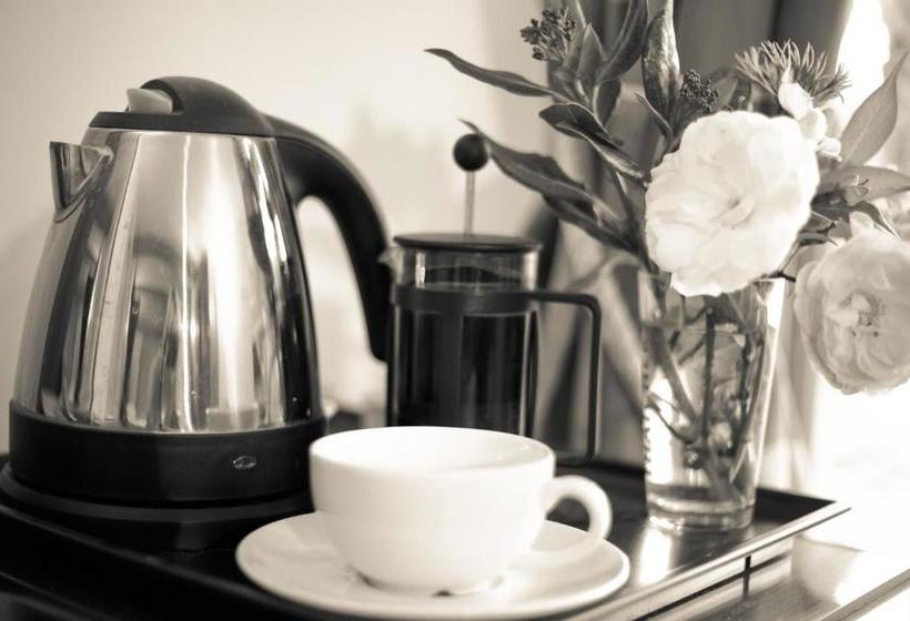 Отель Shave Cross Rooms