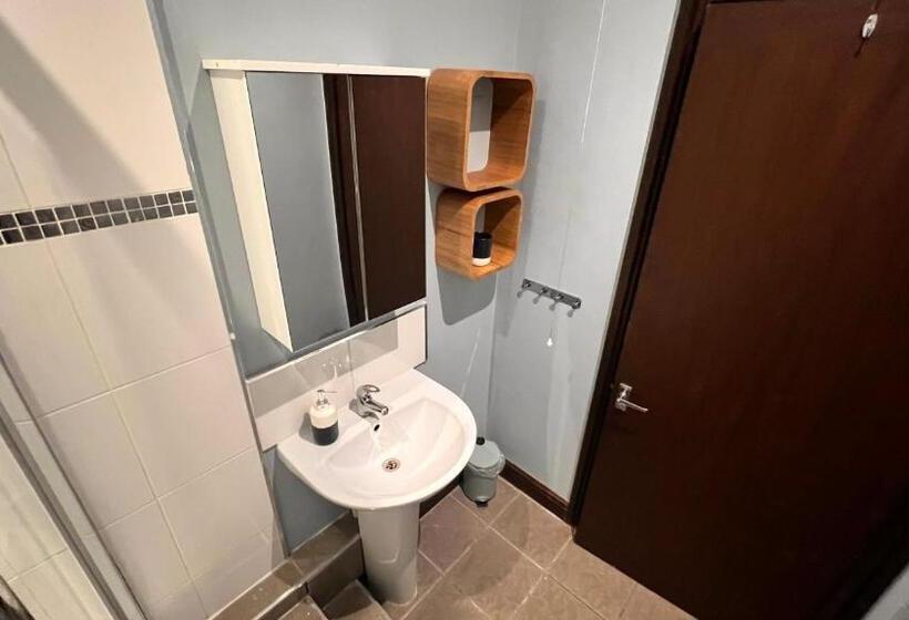 Отель The Old Bath Arms