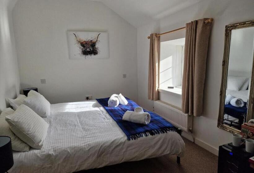 בית מלון כפרי The Strontian