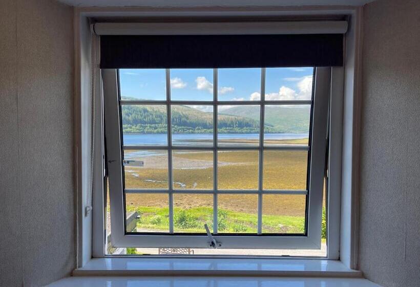 בית מלון כפרי The Strontian