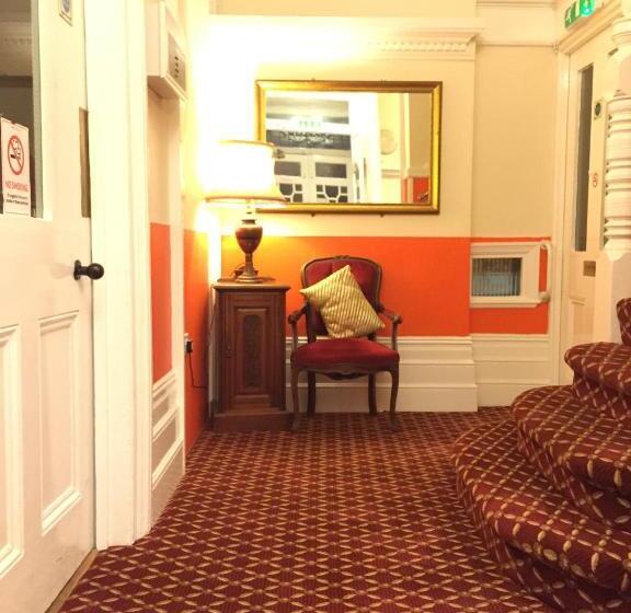 Welbeck Hotel Close To Beach, Train Station & Southend Airport