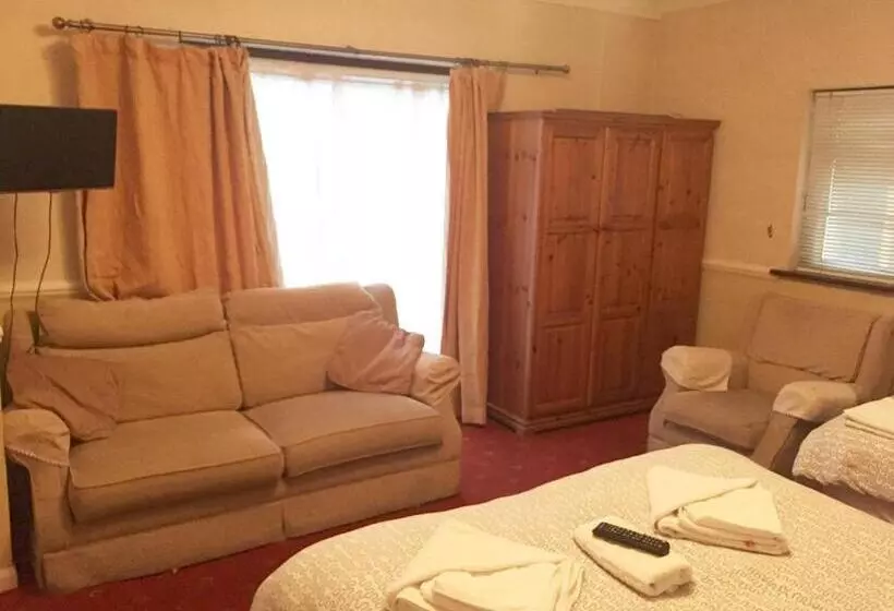Welbeck Hotel   Close To Beach, Train Station & Southend Airport