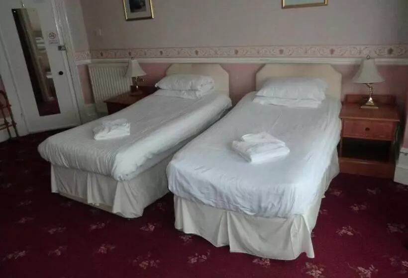 Welbeck Hotel   Close To Beach, Train Station & Southend Airport