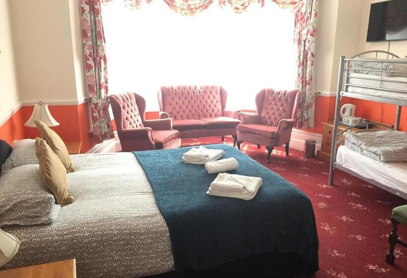 Welbeck Hotel Close To Beach, Train Station & Southend Airport