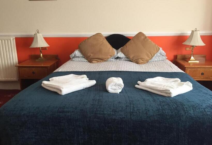 Welbeck Hotel Close To Beach, Train Station & Southend Airport