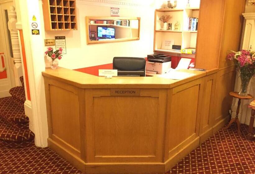 Welbeck Hotel Close To Beach, Train Station & Southend Airport