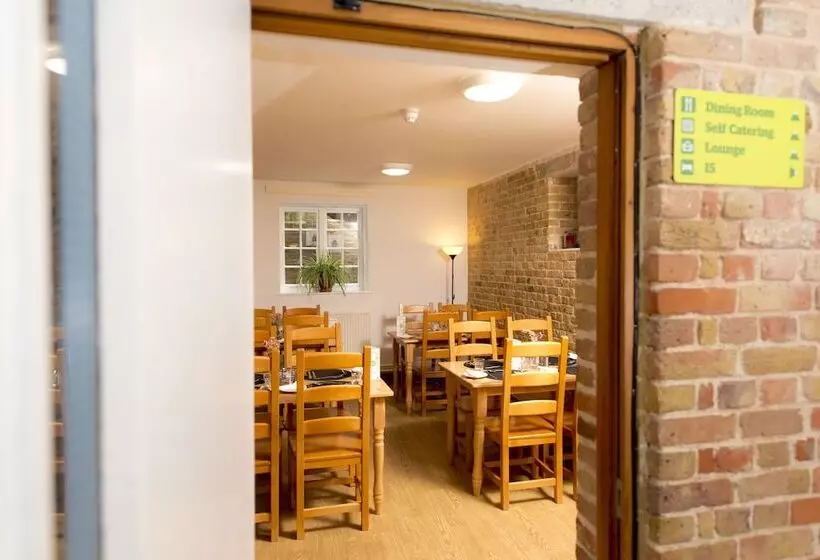 Yha Medway Hostel