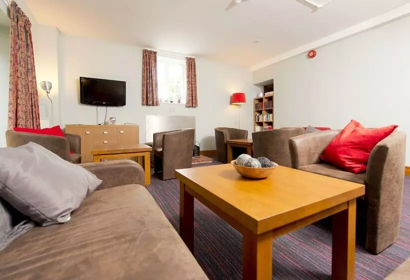 Yha Medway Hostel