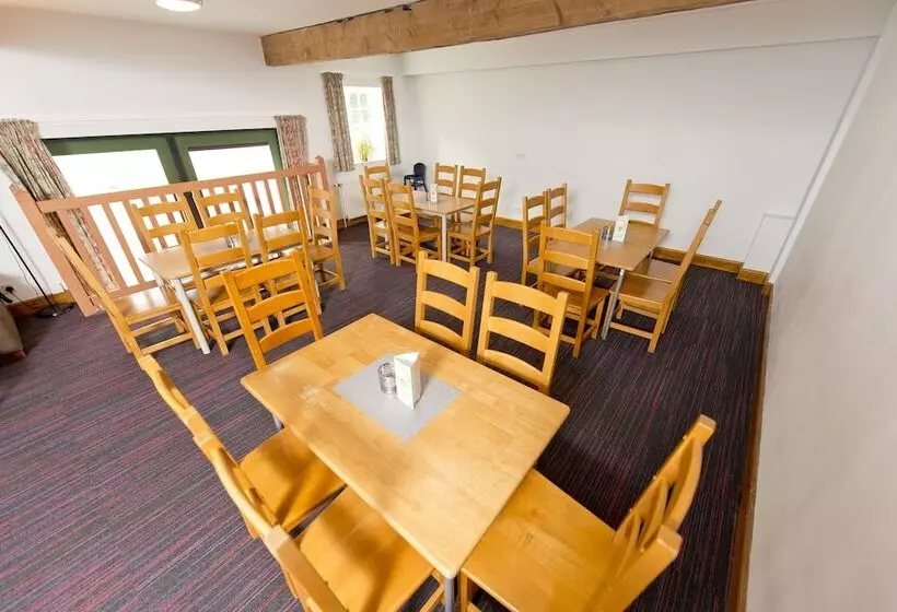 Yha Medway Hostel