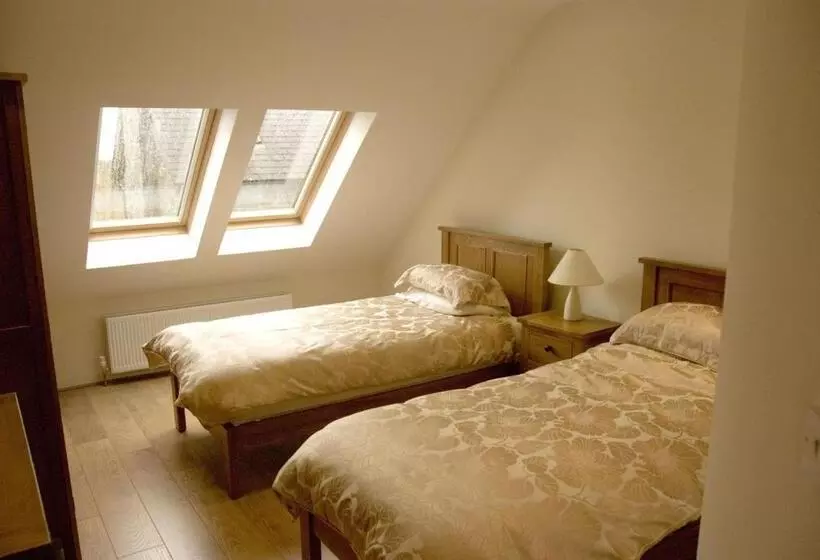 تختخواب و صبحانه Courtyard Mews Armagh City