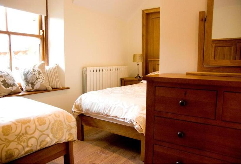 צימר Courtyard Mews Armagh City