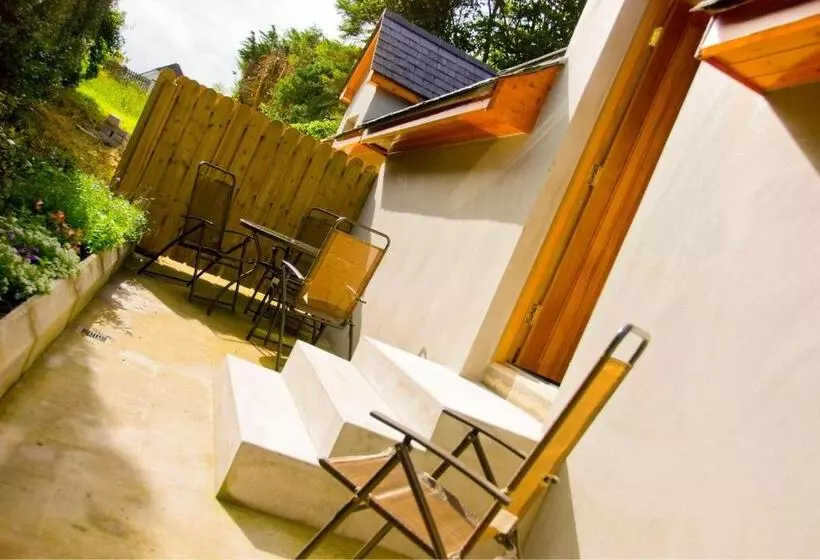 تختخواب و صبحانه Courtyard Mews Armagh City