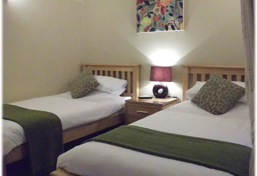 Aamiaismajoitus (B&B) Orchard Cottage
