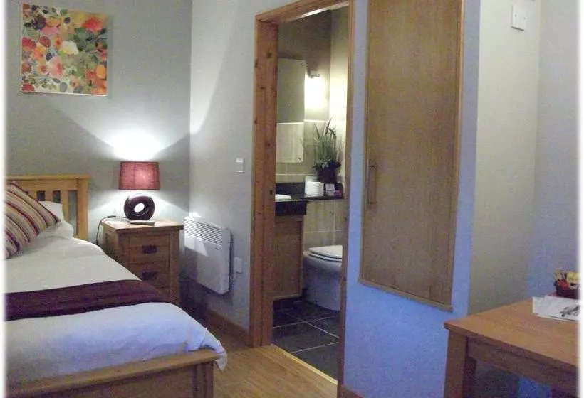 Aamiaismajoitus (B&B) Orchard Cottage