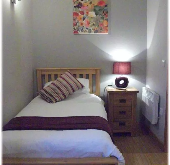 Aamiaismajoitus (B&B) Orchard Cottage
