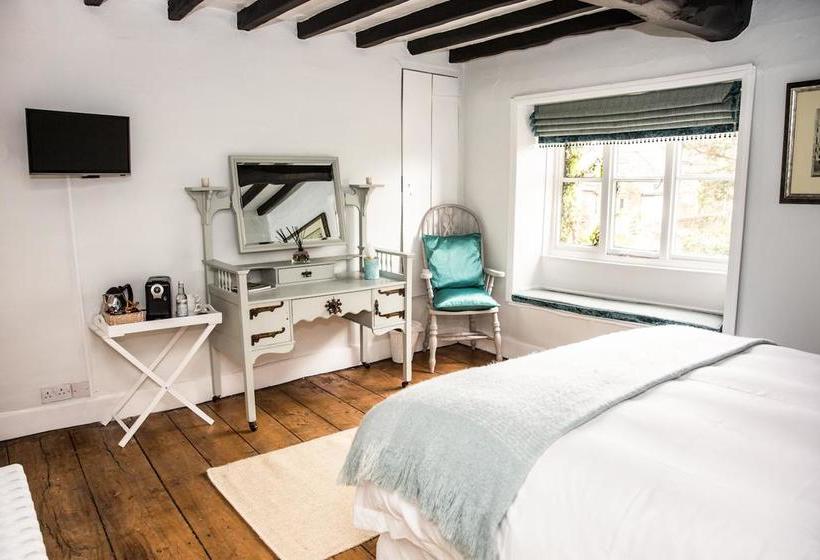 민박 The Churchill Arms