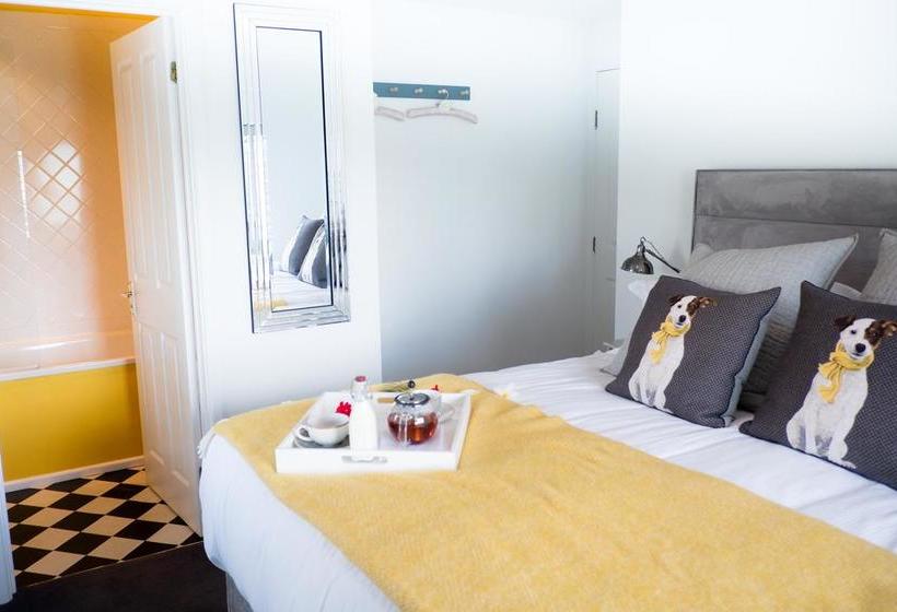 민박 The Churchill Arms