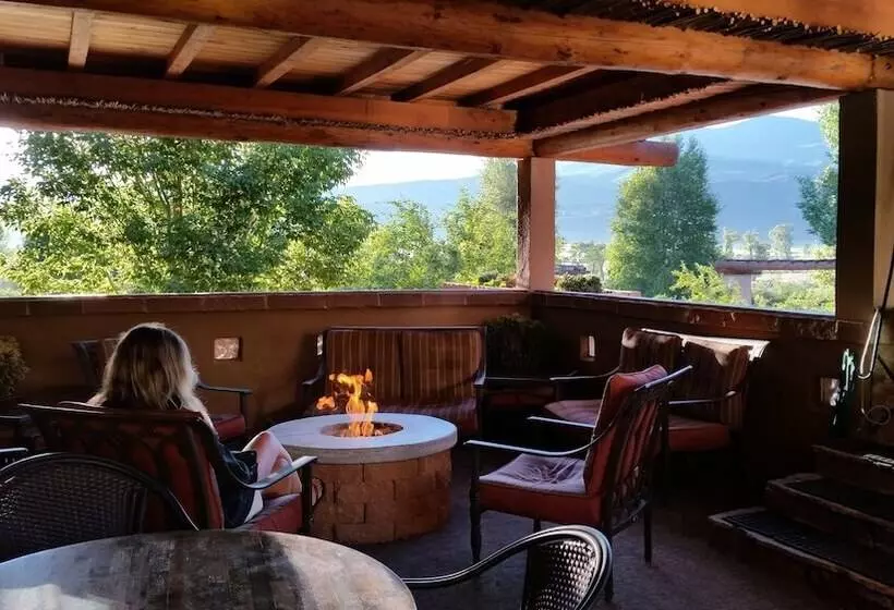 Chipeta Lodge
