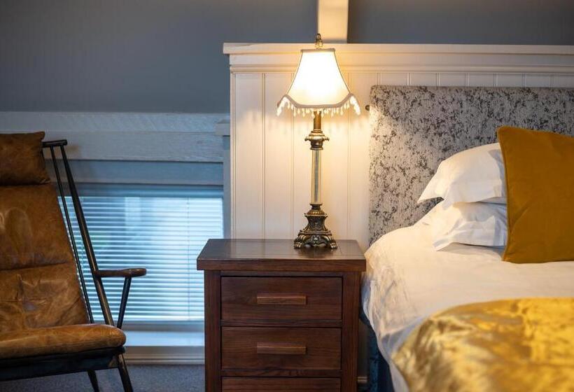 בית מלון כפרי Briarfields