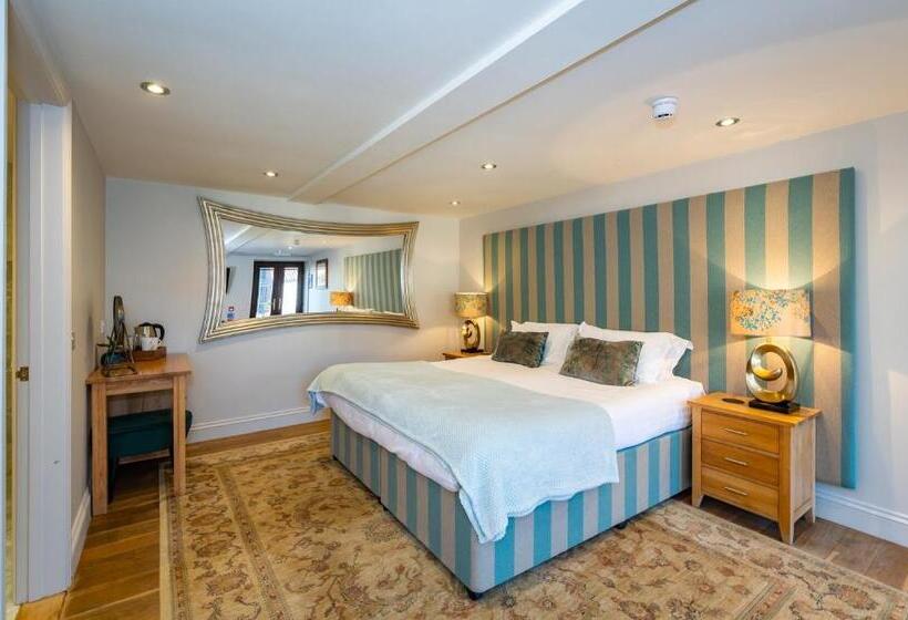 בית מלון כפרי Briarfields