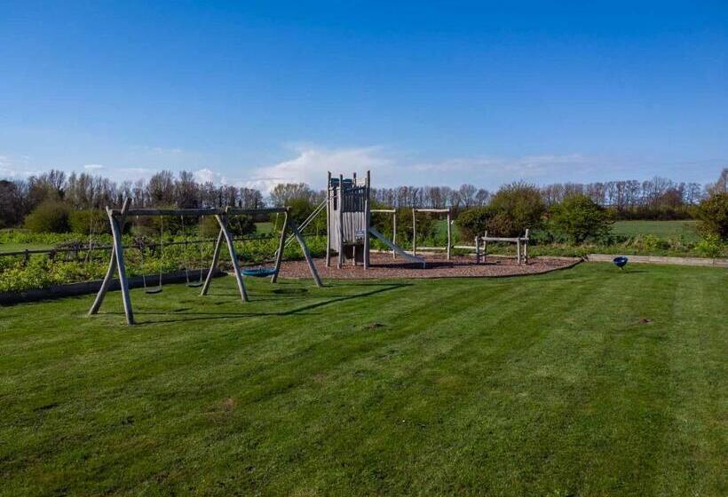 בית מלון כפרי Briarfields