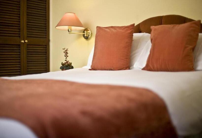 בית מלון כפרי Overcliffe