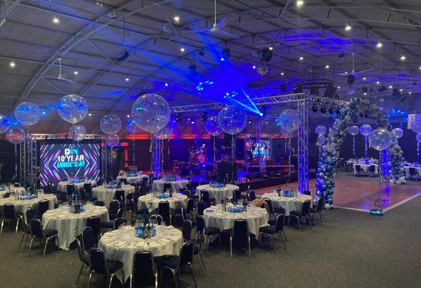 ホテル The Aviator