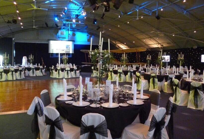 ホテル The Aviator