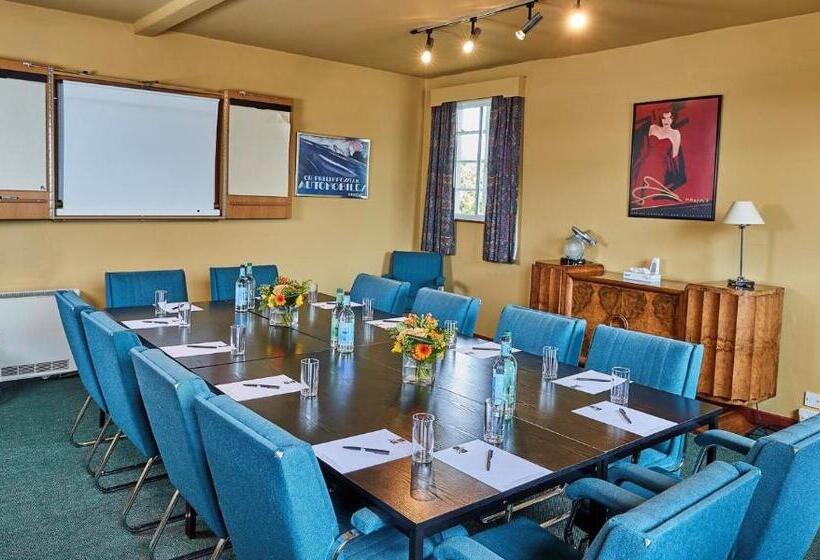 ホテル The Aviator