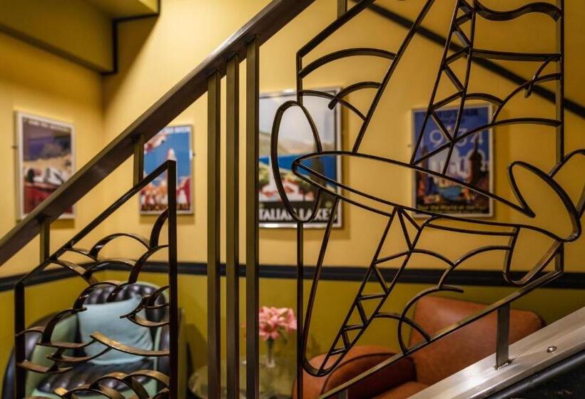 ホテル The Aviator